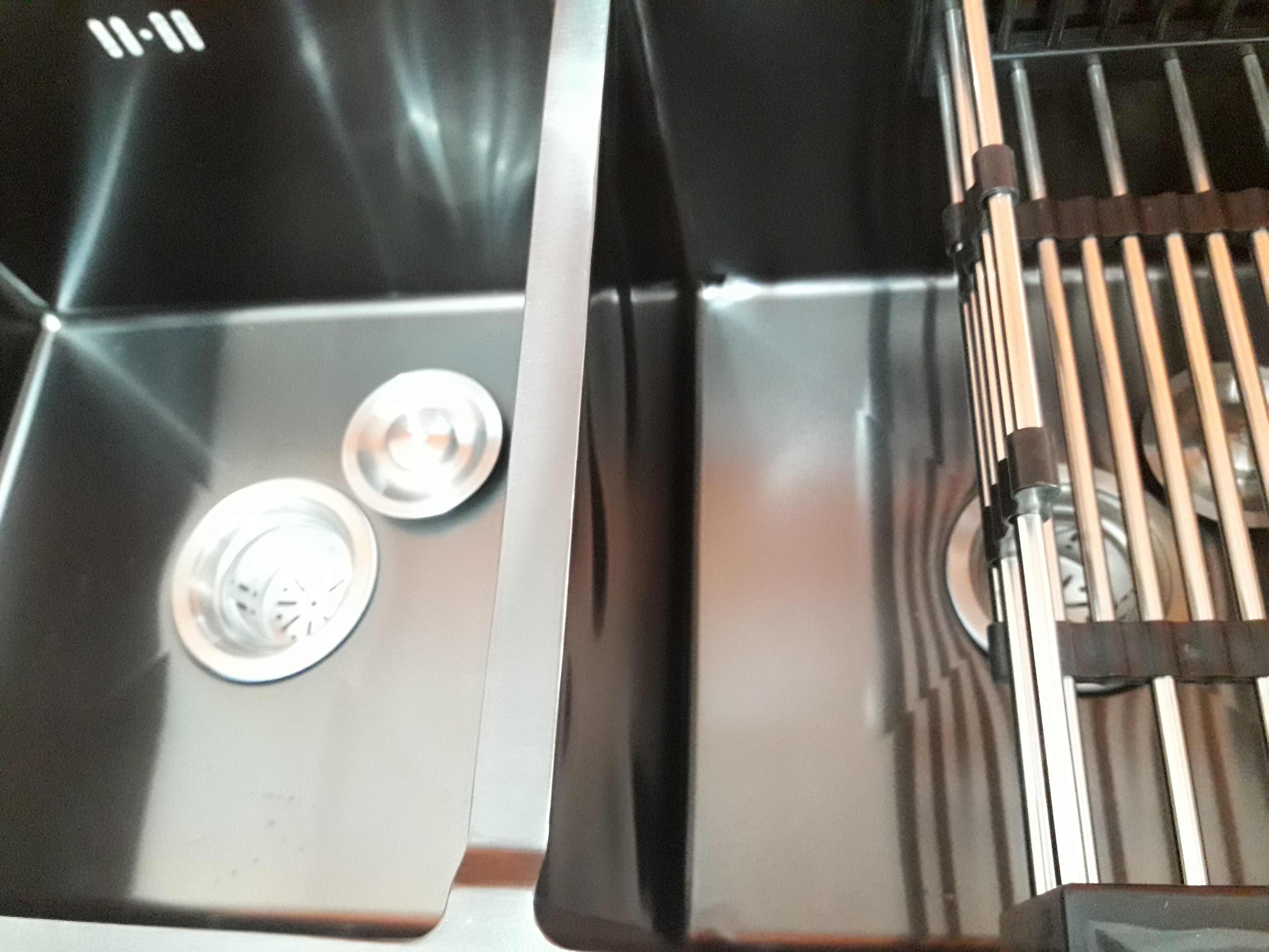 Chậu rửa chén bát nano kháng khuẩn, inox 304, màu ngọc trai đen kèm vòi mềm