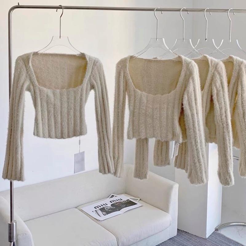 Áo croptop len lông cổ vuông tay loe