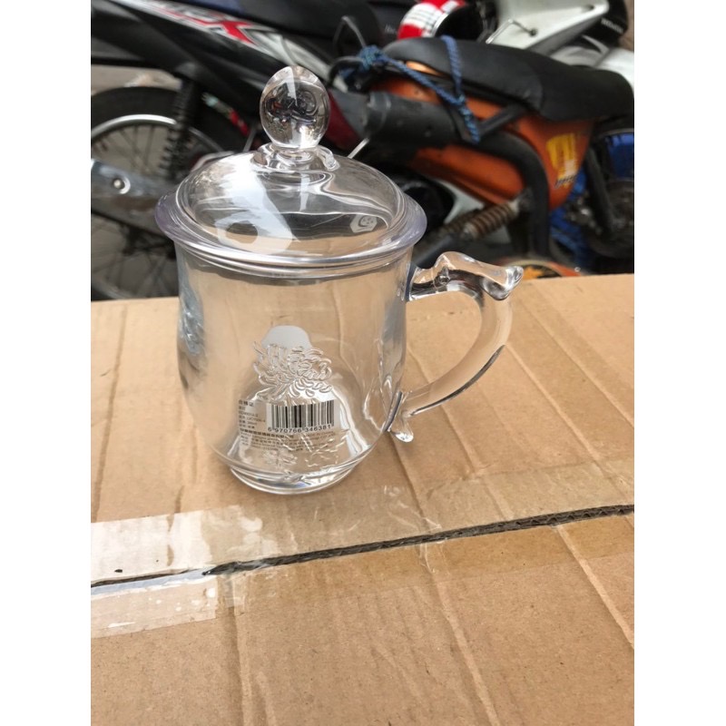 Ly/ cốc thủy tinh có quai cầm và nắp đậy dung tích 300ml