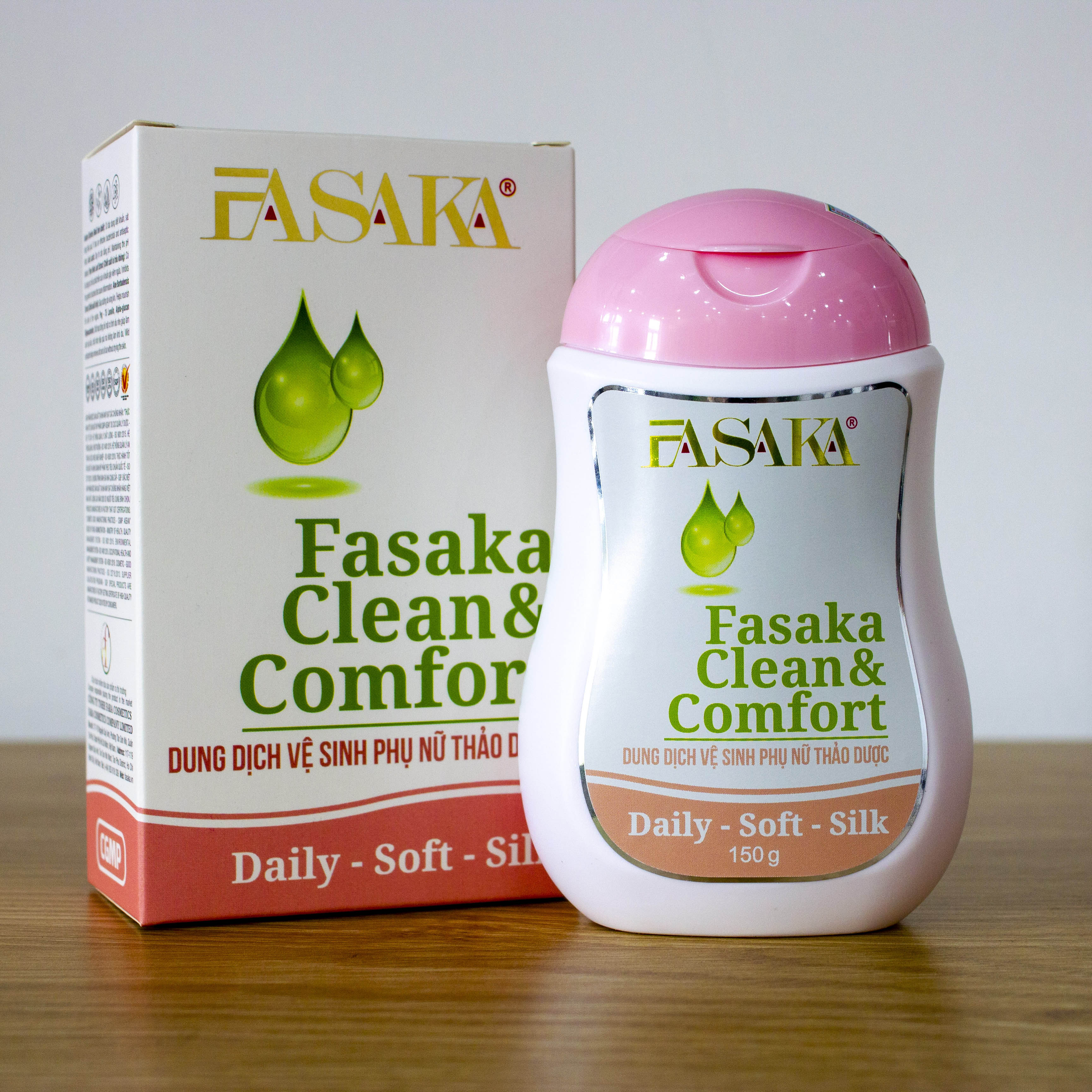 Combo Dung Dịch Vệ Sinh Thảo Dược Fasaka 150g Và Nước Hoa VK Vera 6ml