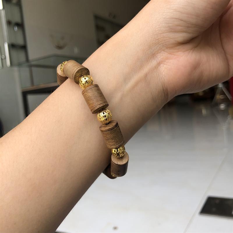 Vòng tay Trầm Indo Hạt Trúc gắn Bi mạ vàng độc đáo - Vòng tay Trầm hương phong thủy