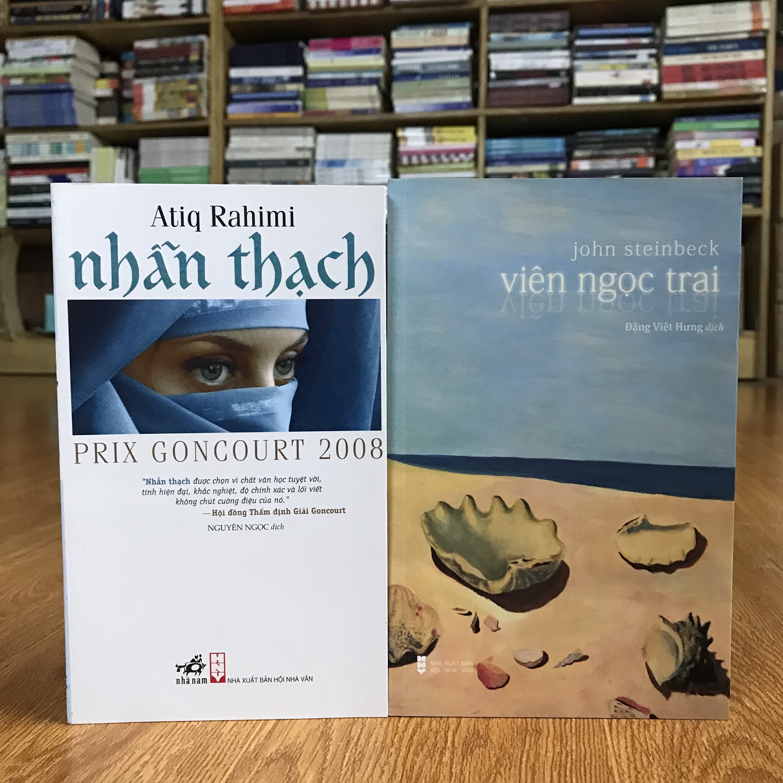 Combo sách văn học hay Nhẫn Thạch Atiq Rahimi + Viên Ngọc Trai John Steinbeck (tặng kèm bookmark)