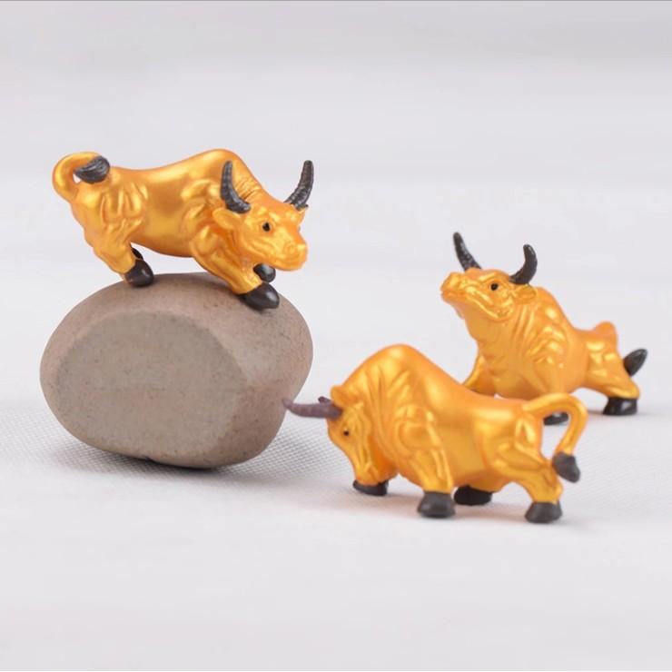 Mô hình Trâu vàng chọi mừng năm mới Tân sửu nhiều sức khỏe may mắn