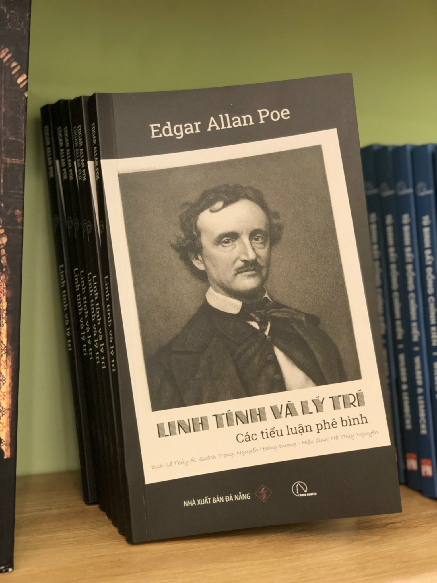 LINH TÍNH VÀ LÝ TRÍ - Các Tiểu Luận Phê Bình - Edgar Allan Poe - (bìa mềm)