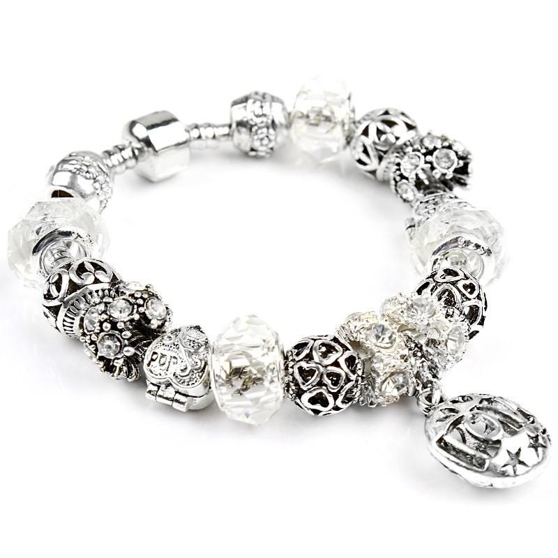 Vòng tay charm chữ Love