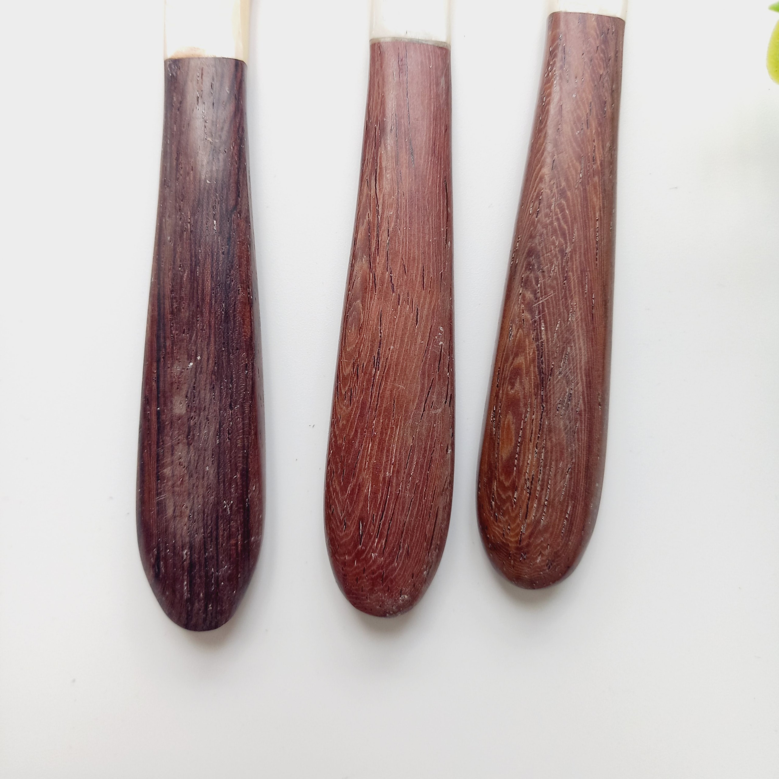Thìa Trai Trắng Cán Gỗ Dài 13cm Tinh Tế Ăn Trứng Cá Hồi, Trứng Cua, Ăn Sữa Chua, Ăn Dặm Cho Bé Của Vitrapro