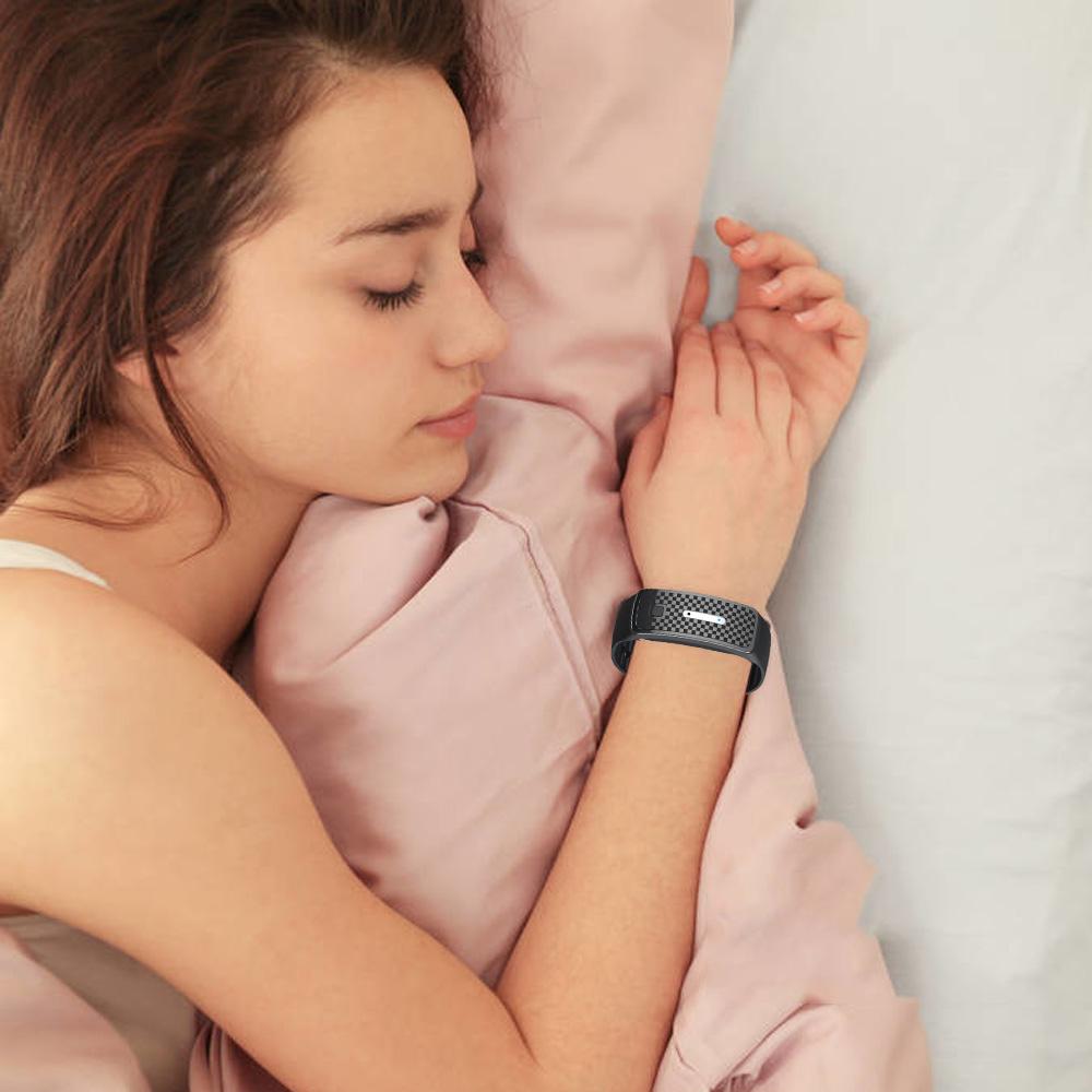 Vòng Tay Chống Côn Trùng Điện Tử