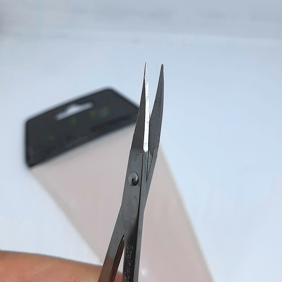 Kéo tỉa lông mày và lông mi mũi cong Quality Scissors (hồng)