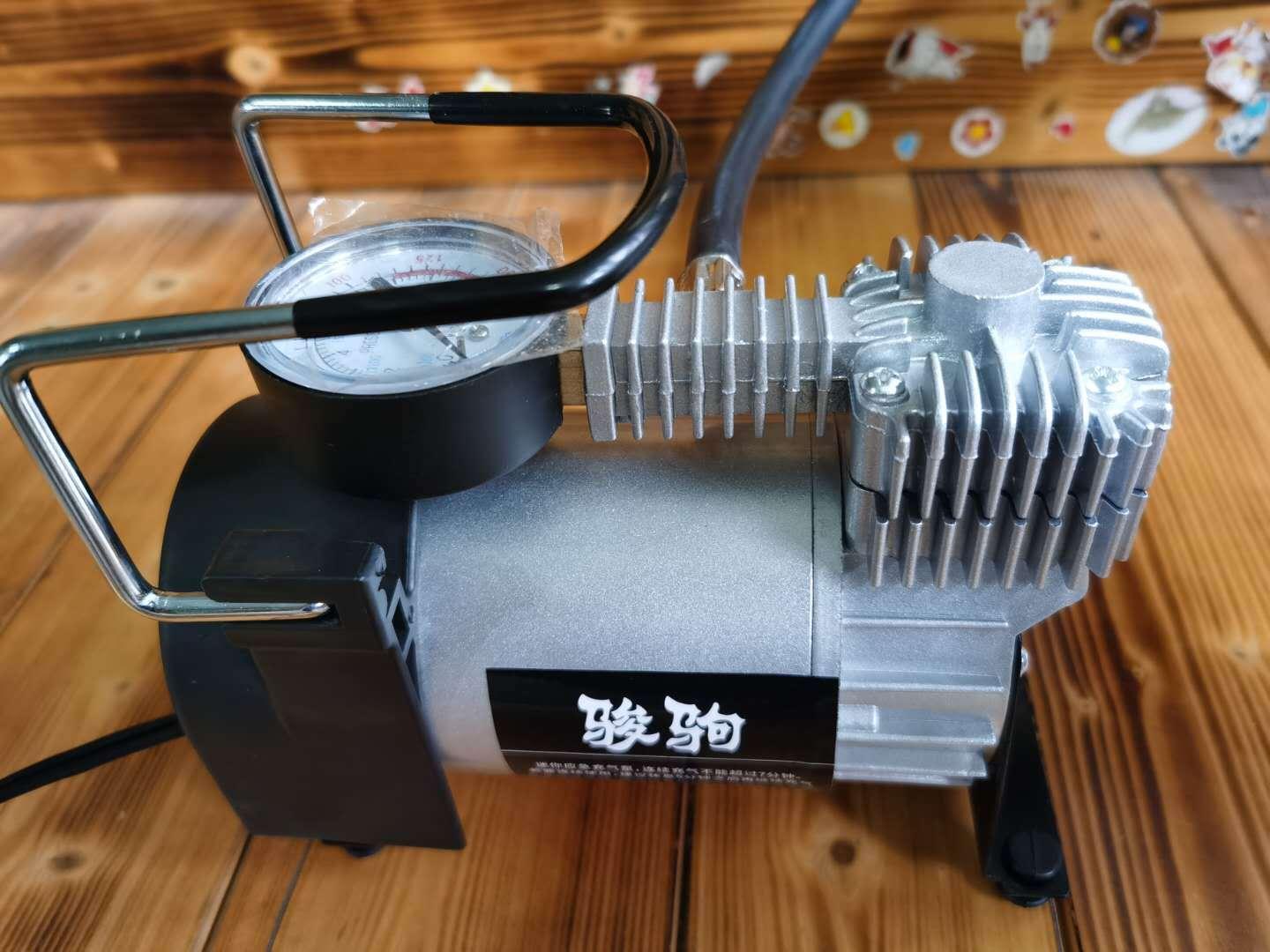 Phong cách mới nhất gắn trên xe ô tô công suất cao lốp điện máy bơm không khí áp suất cao máy bơm hơi máy hút bụi khẩn cấp