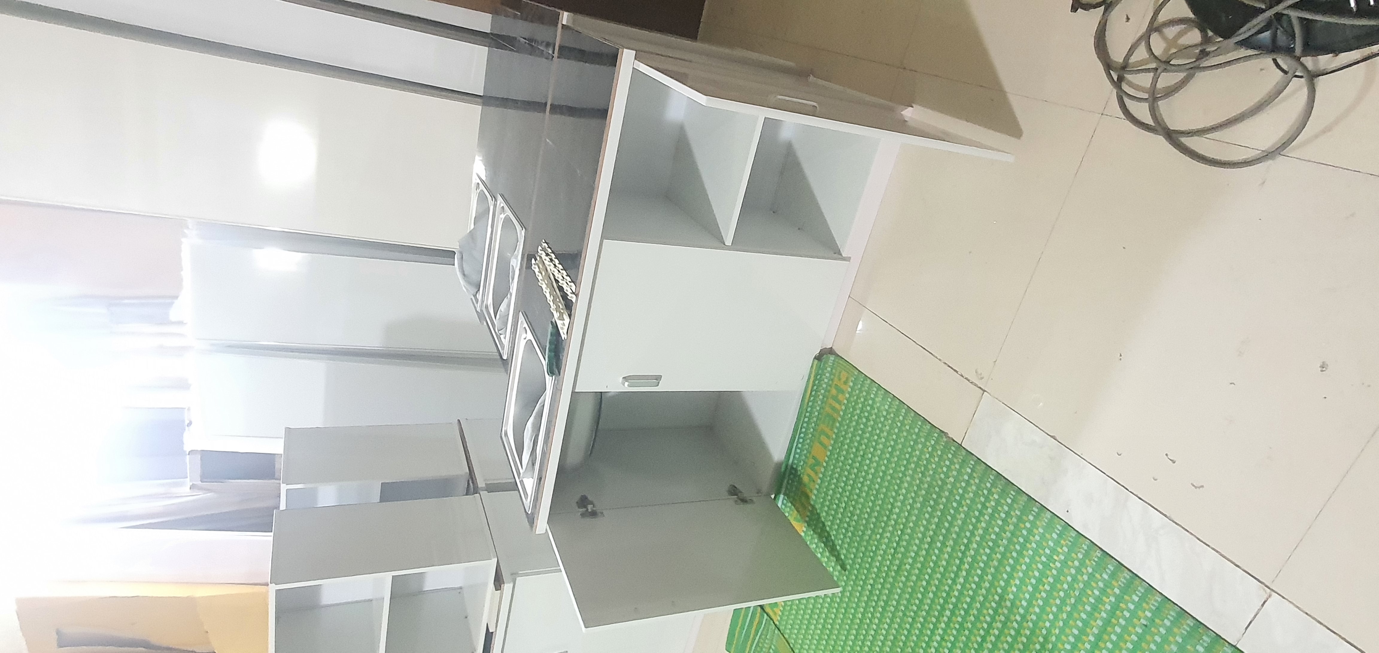 Tủ bếp sẵn bồn mặt gạch