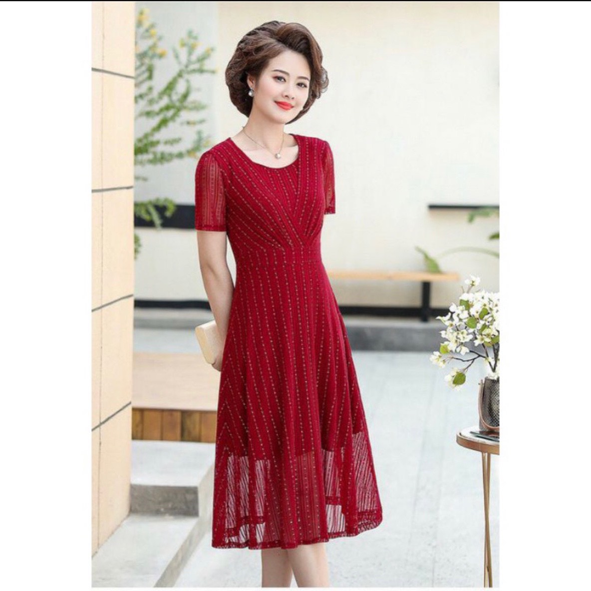 Đầm trung niên tặng mẹ đi tiệc sang chảnh