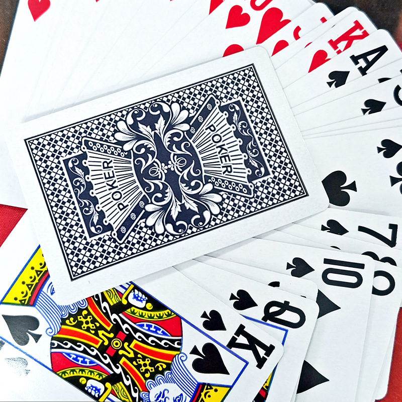 Bộ bài tây 696 poker 52 lá, lá bài bóng giấy láng mịn - bộ bài tây chơi tiến lên, phỏm, bài ba lá cùng bạn bè và người thân