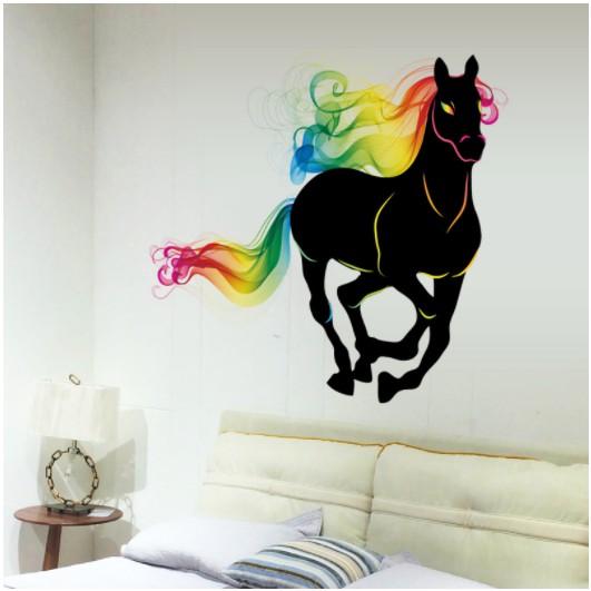 Decal trang trí tường Ngựa đen sắc màu