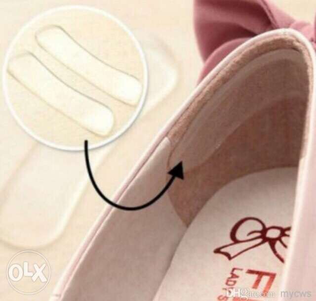 Bộ 02 cặp gồm 04 miếng lót gót giày silicon chống trầy bảo vệ gót chân, giảm size giày