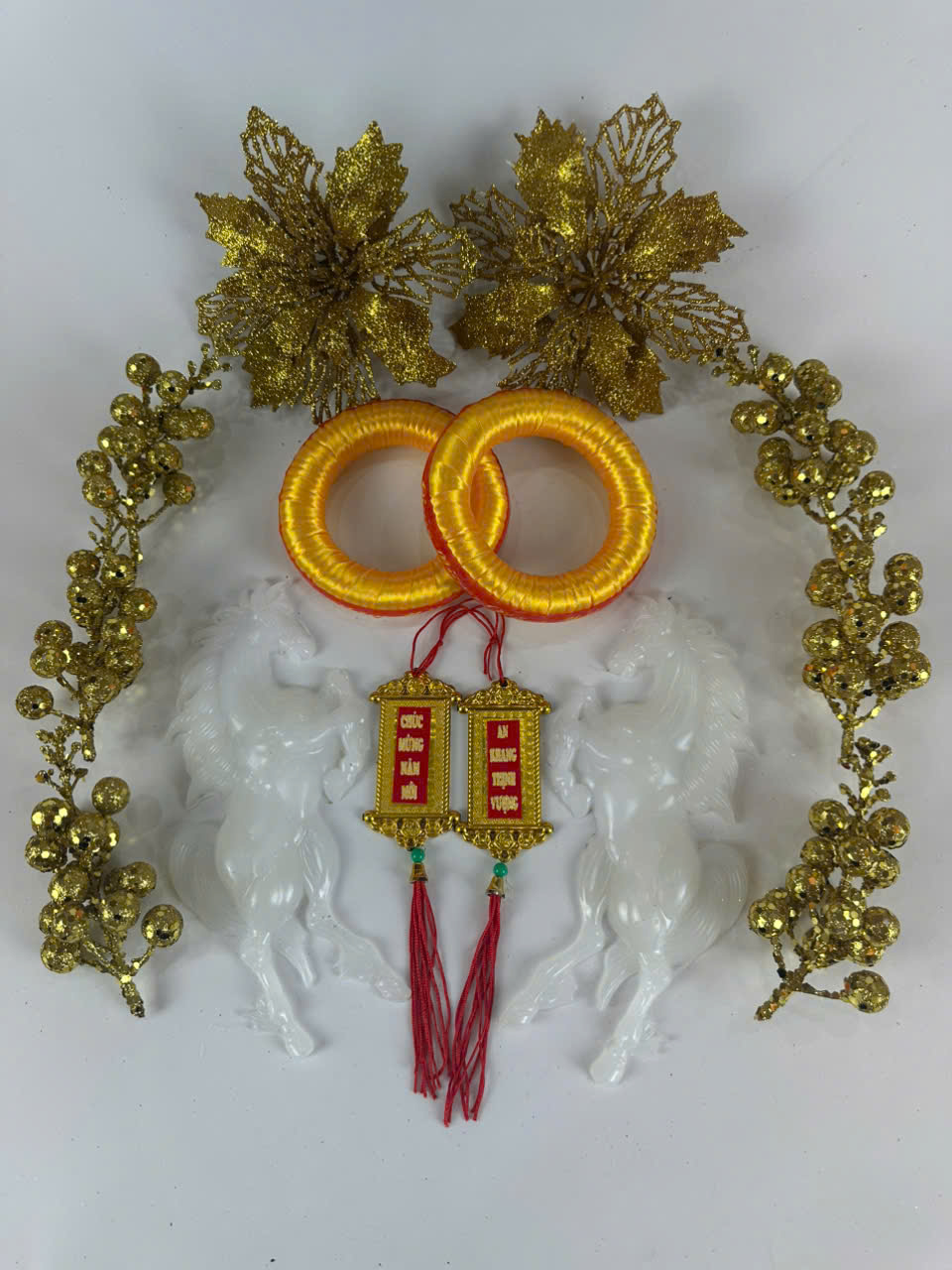 Đầy đủ Phụ kiện trang trí dừa, dưa hấu, bưởi Tết siêu hot (14 chi tiết) - PHÔI NHỰA SONG MÃ VÀ ĐẾ NGẪU NHIÊN (ĐỎ/VÀNG)