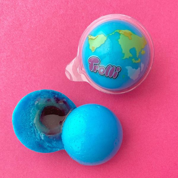Kẹo dẻo Trolli Planet hình Quả địa cầu hộp nhựa 1128gr