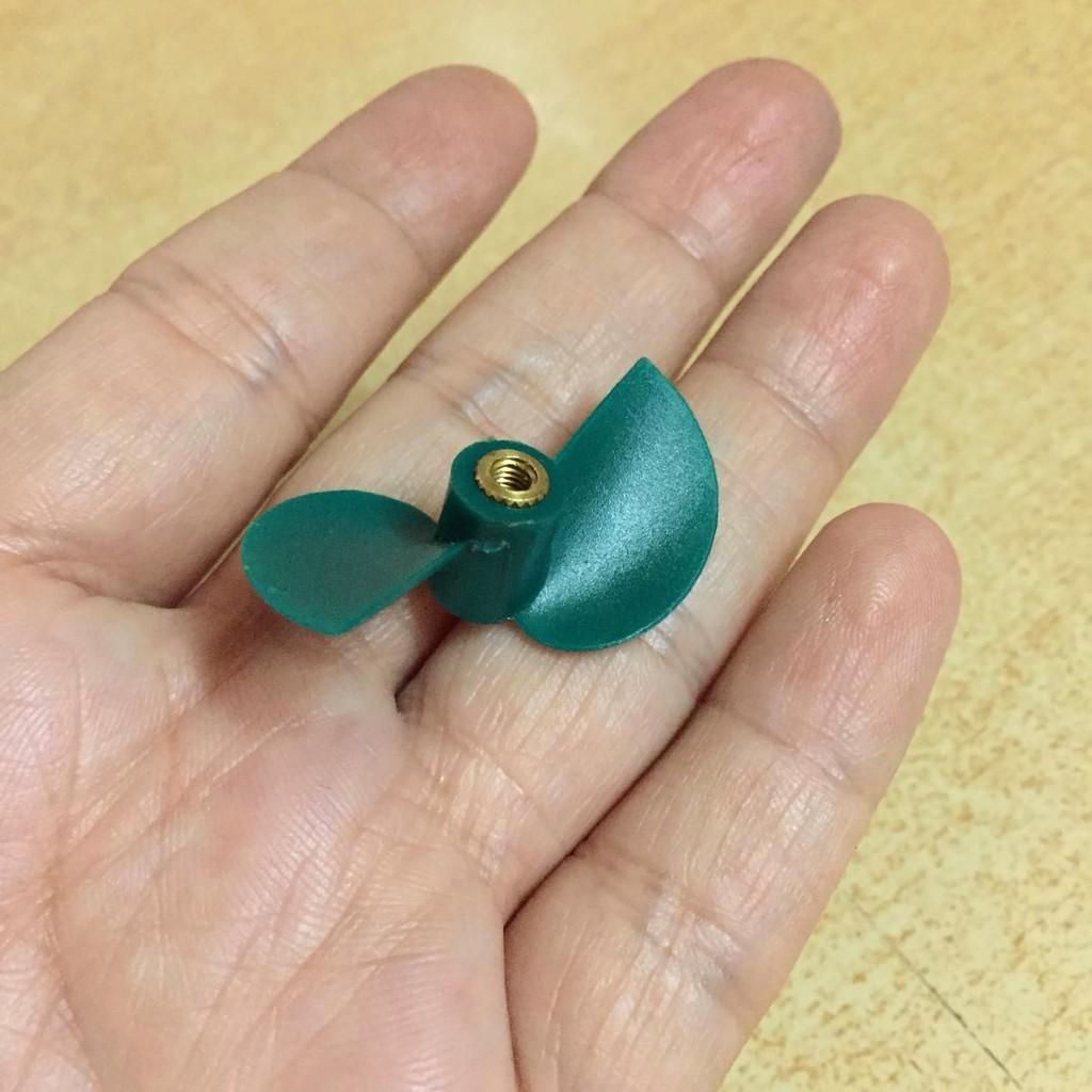 Chân vịt lẻ màu xanh có ren xoắn kích thước 3x36mm