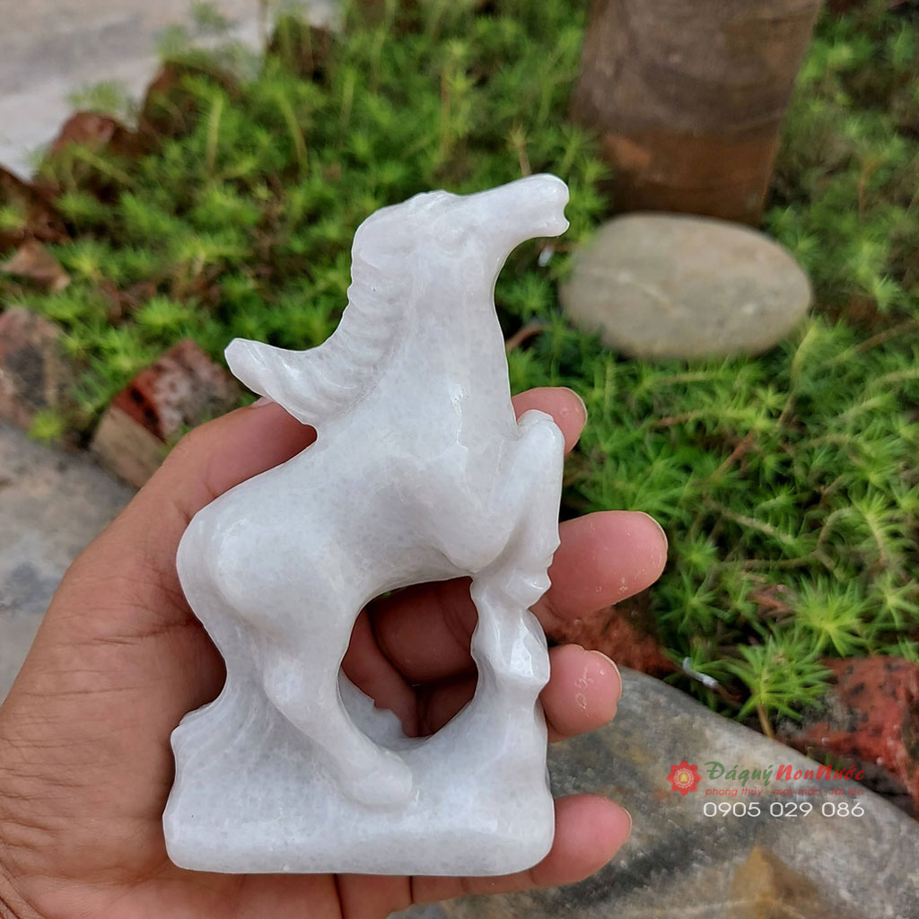 Tượng Ngựa phong thủy tuổi Ngọ đá trắng 12 con giáp 10cm - Đá Non Nước