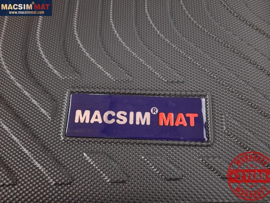 Thảm lót cốp Toyota Cross nhãn hiệu Macsim chất liệu TPV cao cấp màu đen