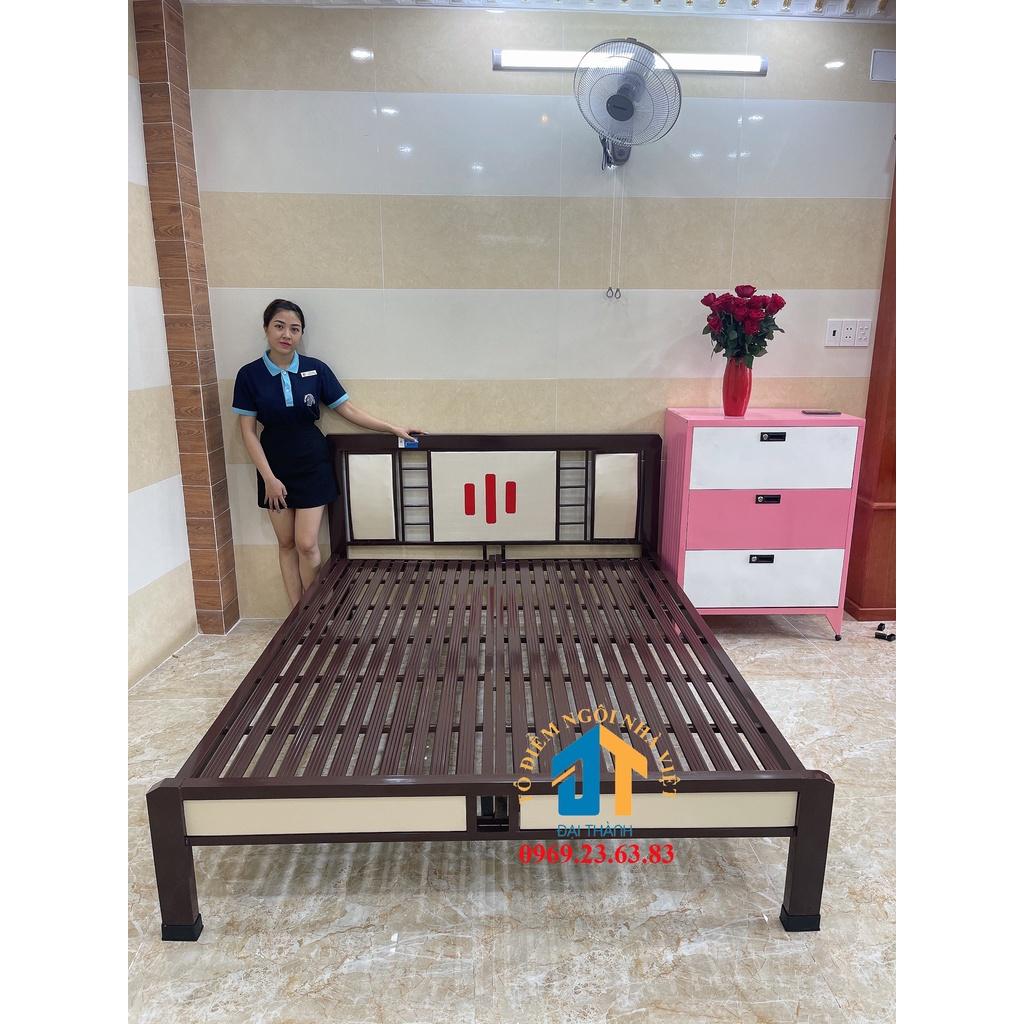 Giường sắt hộp kiểu gỗ Đại Thành 1m6 - Mẫu 03