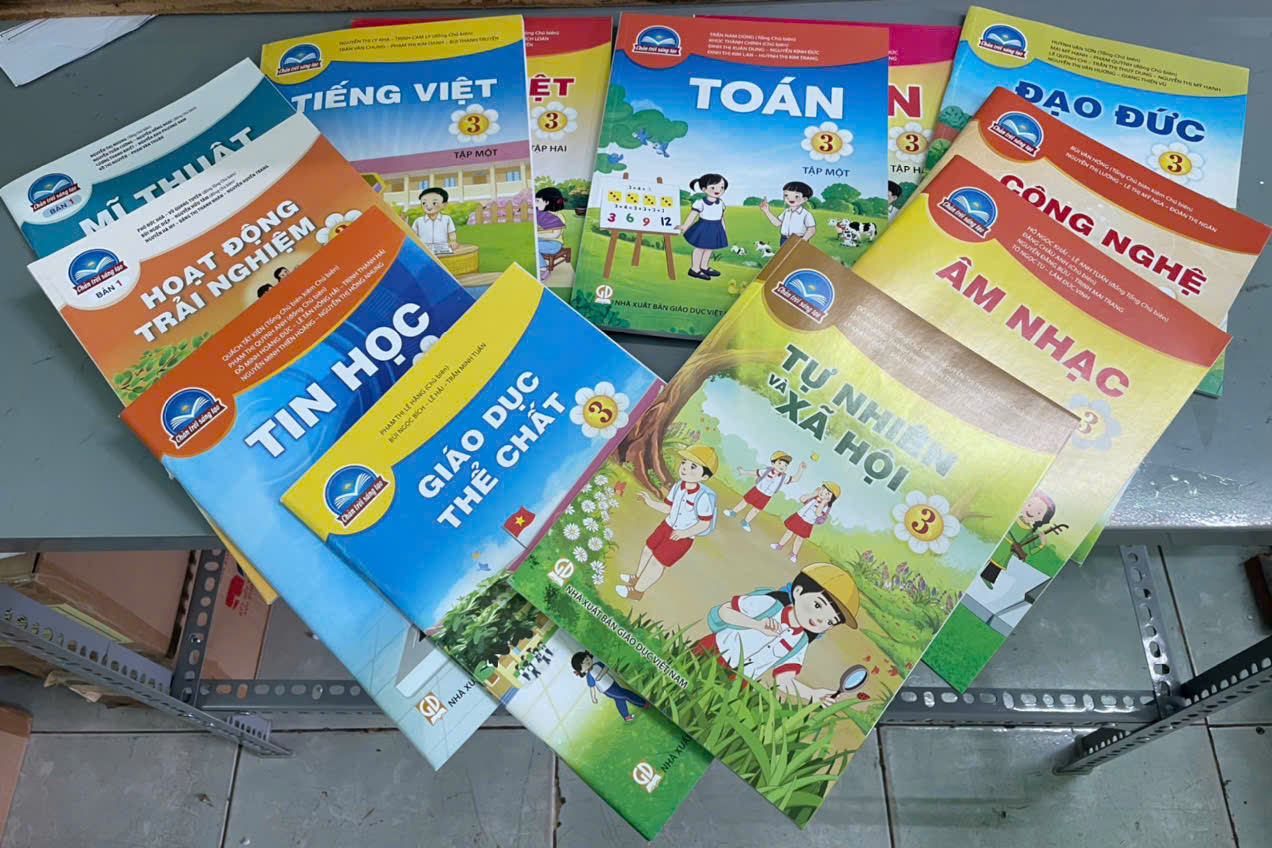Bộ sách giáo khoa Lớp 3- Chân Trời Sáng Tạo (12 quyển- Kèm bìa nilong bao sách)