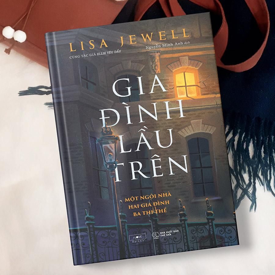 Cuốn sách: Gia Đình Lầu Trên