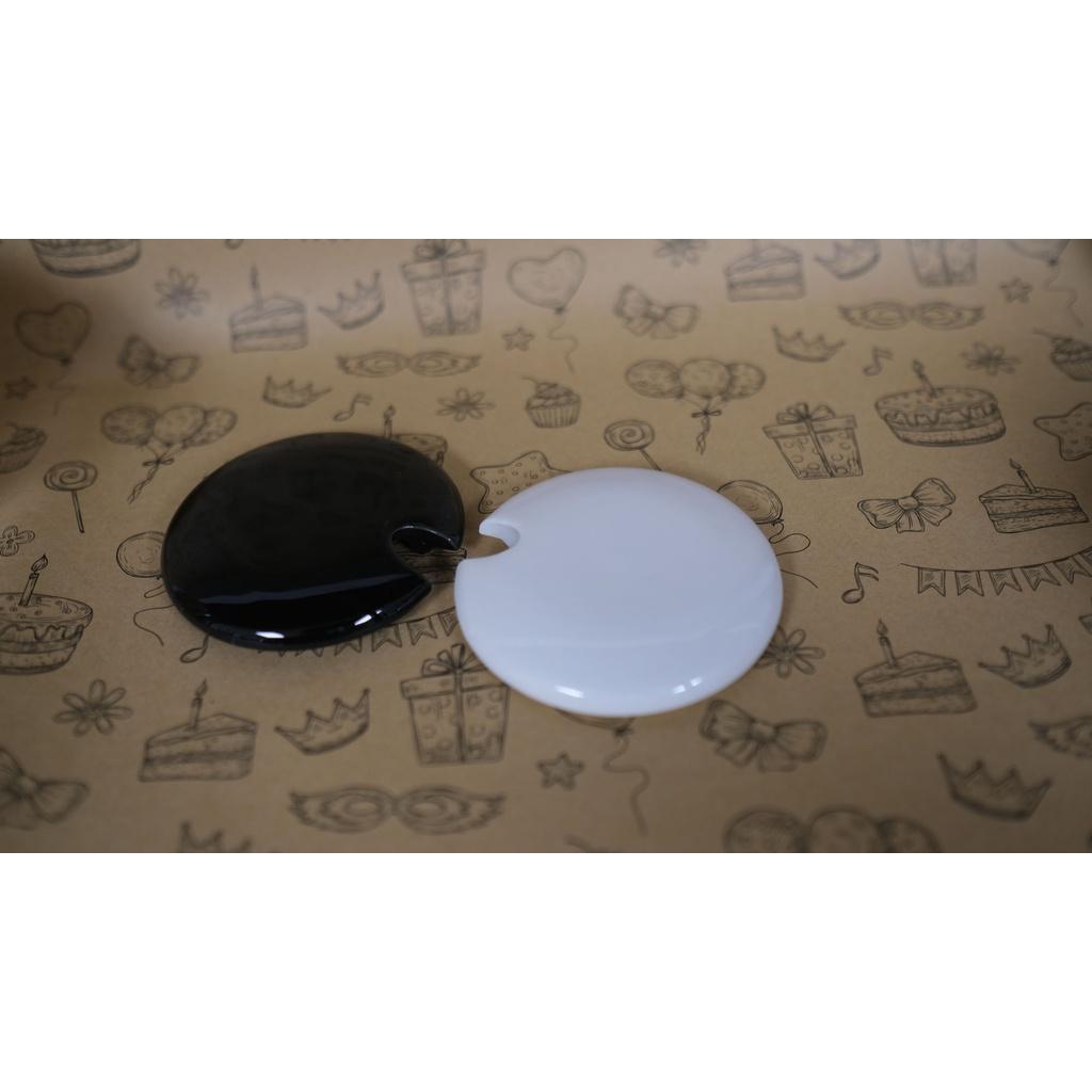 Ly sứ giữ nhiệt, Cốc uống nước đẹp, Quà lưu niệm, cute đơn giản trắng đen, kèm nắp đậy 300ml
