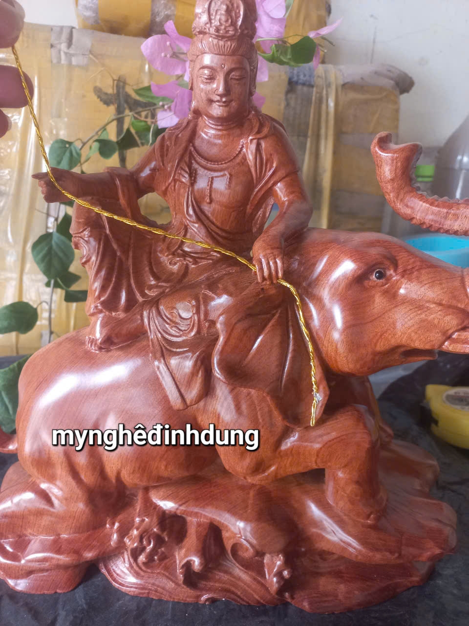 Tượng phật phố hiền bồ tát bằng gỗ hương đá đẹp long lanh kt cao 30x28x12cm