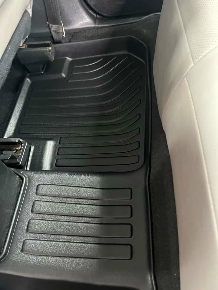Thảm lót sàn cho xe Subaru Outback 2015 - 2019 thương hiệu DCSMat, chất liệu TPE cao cấp