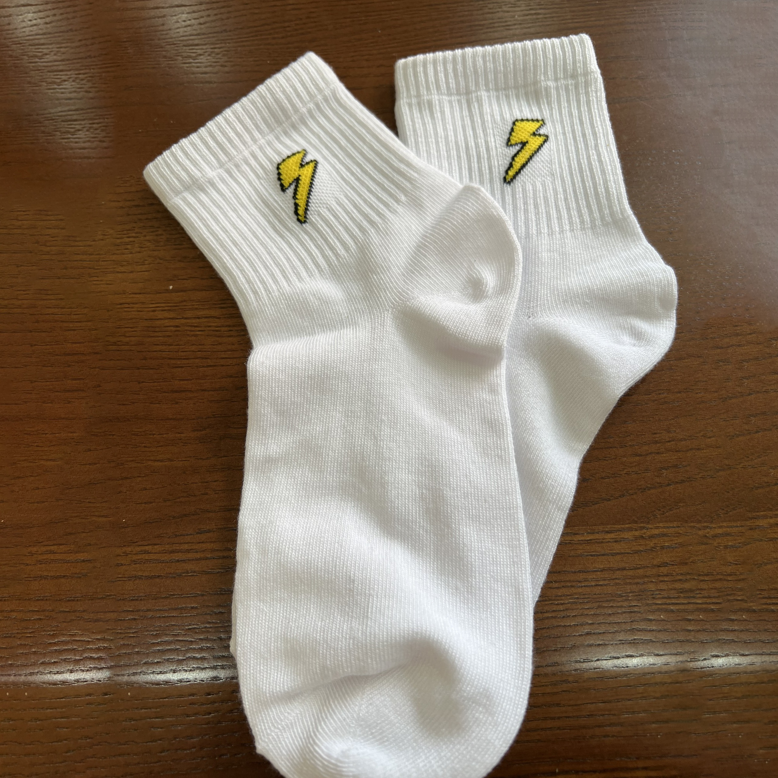 Tất cotton trắng họa tiết trái tim, tia chớp, quả bóng Vớ dệt kim unisex hàng loại đẹp