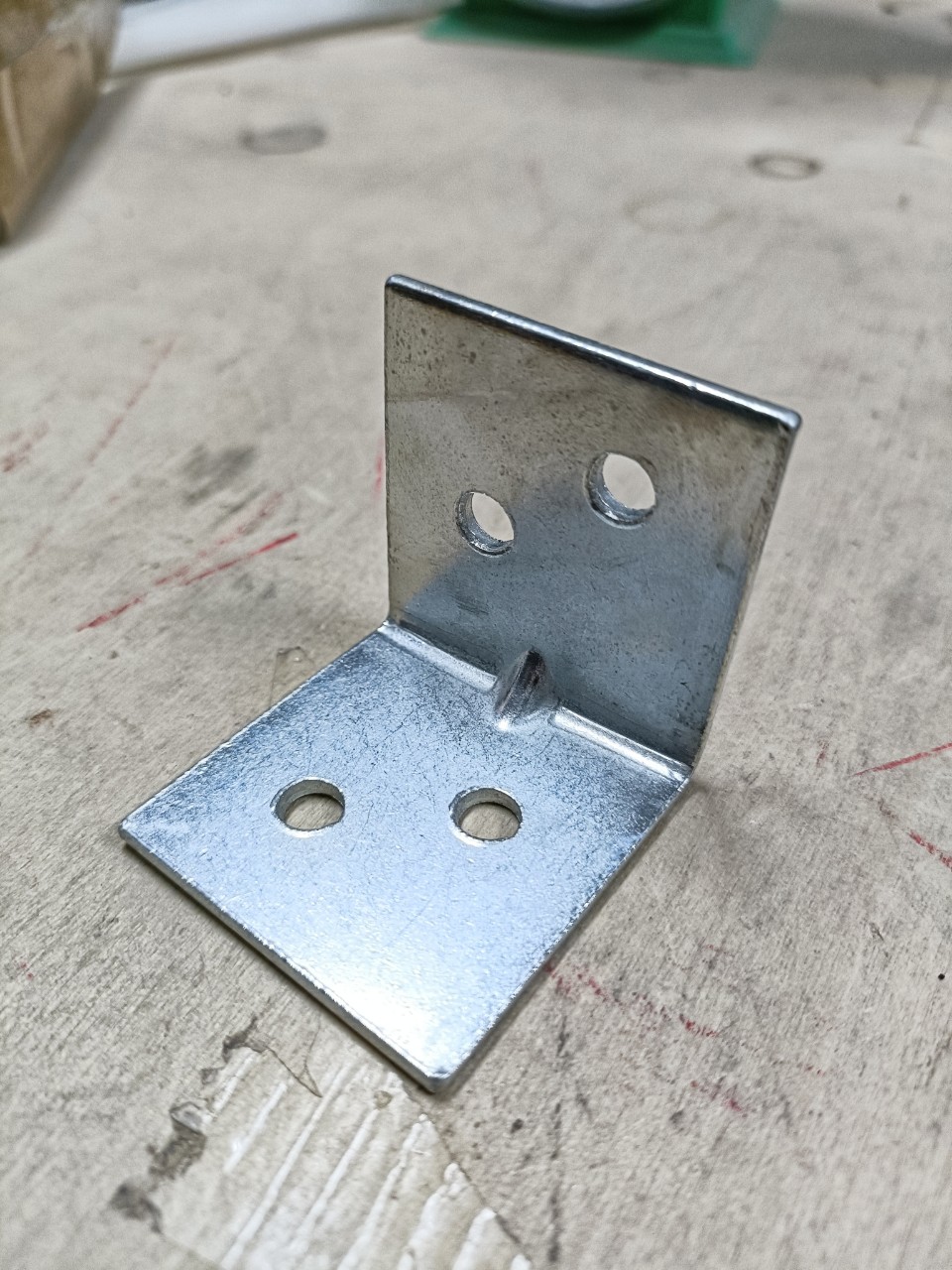 Ke góc vuông chữ L thép bản rộng 4cm