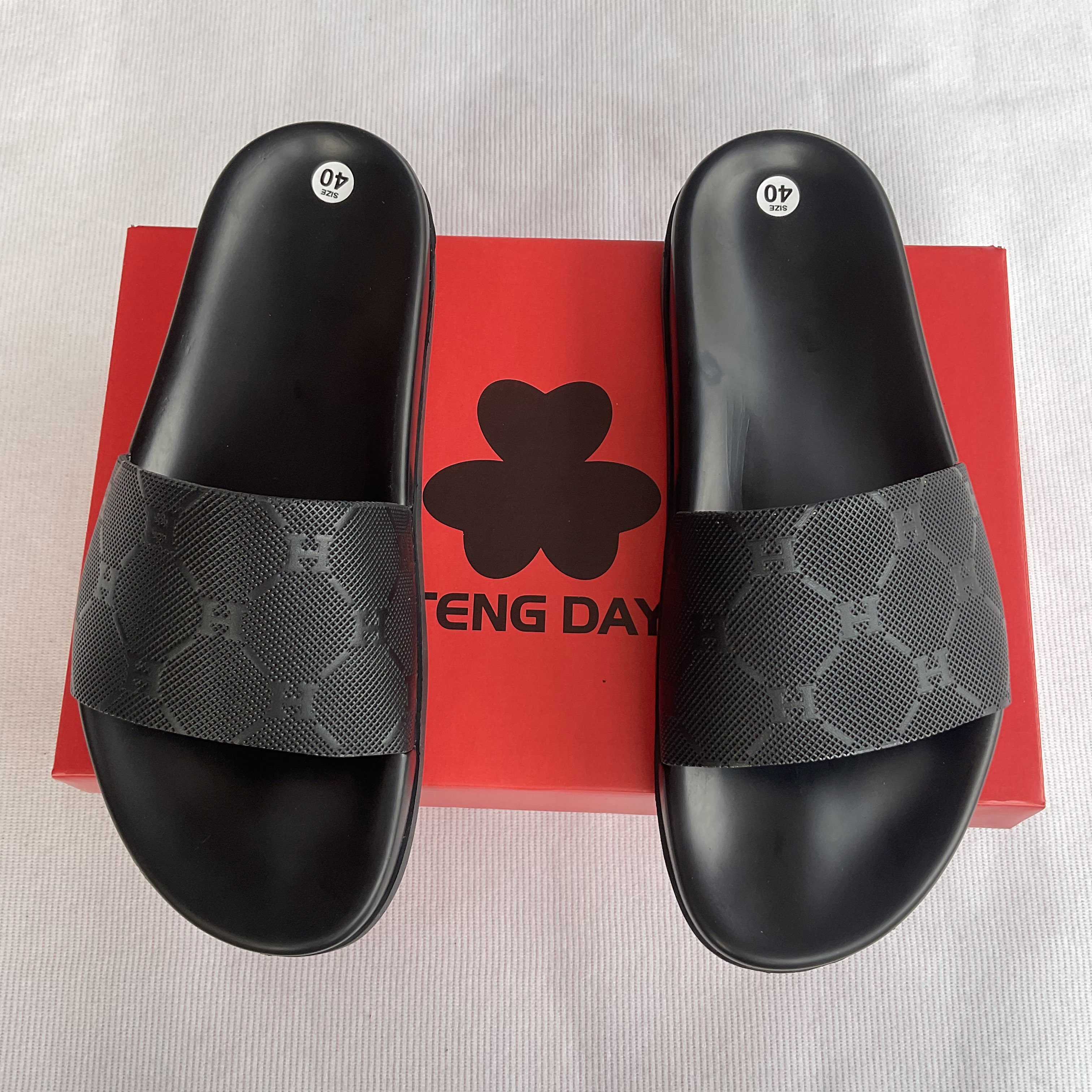 Dép Quai Ngang Da Bò Cao Cấp Nam - Đế 4cm Giúp Tăng Chiều Cao, Thời Trang Sang Trọng. Tengday Vietnam, Màu Đen/Black