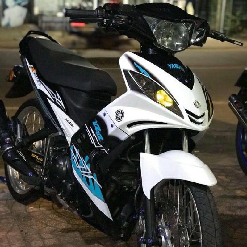 Tem exciter 2010 trắng xanh đen