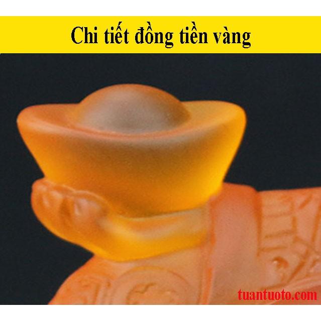 Tượng di lặc để trên ô tô