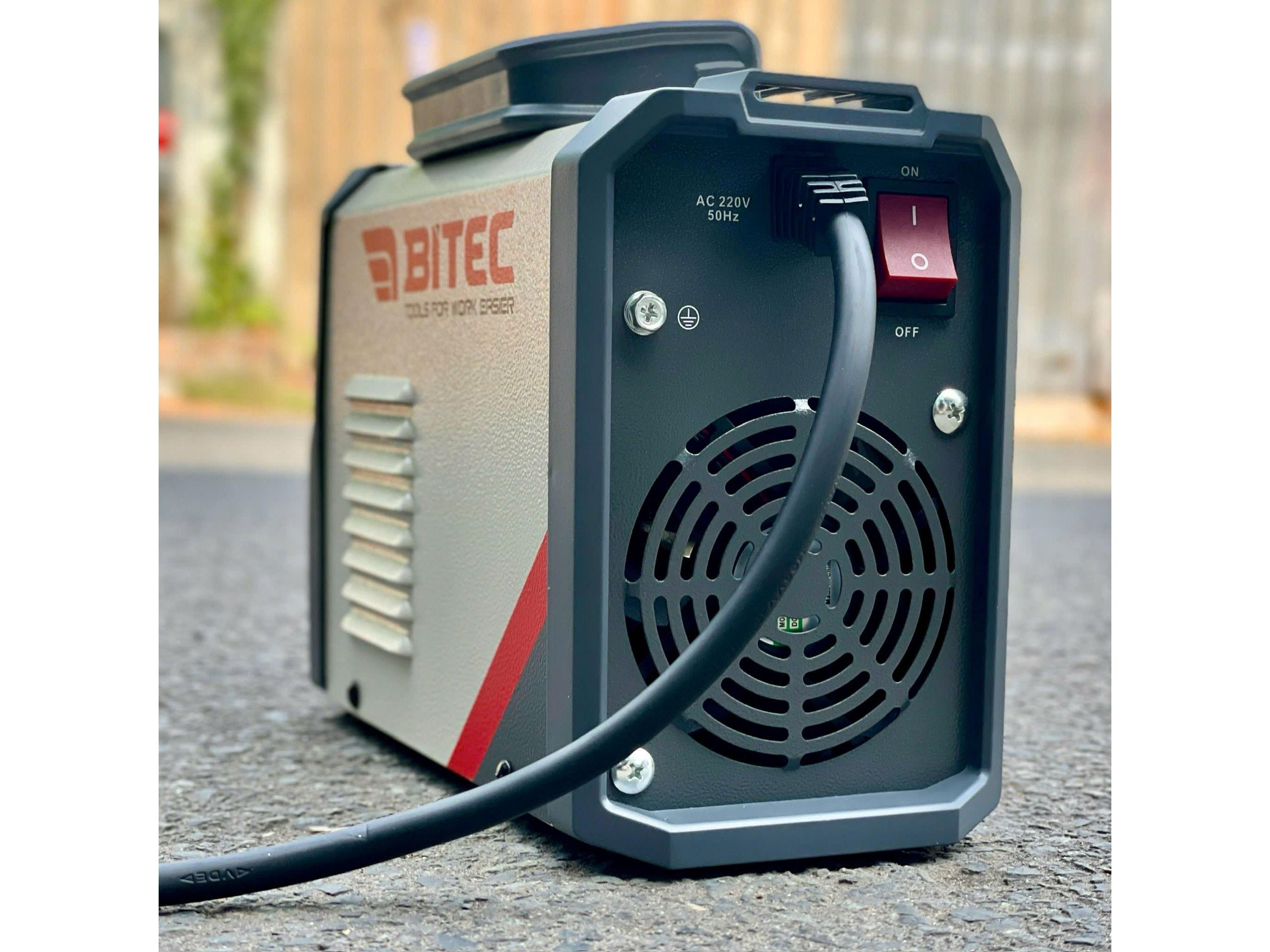 MÁY HÀN QUE 2.5MM 200A BTEC MMA-200EC- HÀNG CHÍNH HÃNG