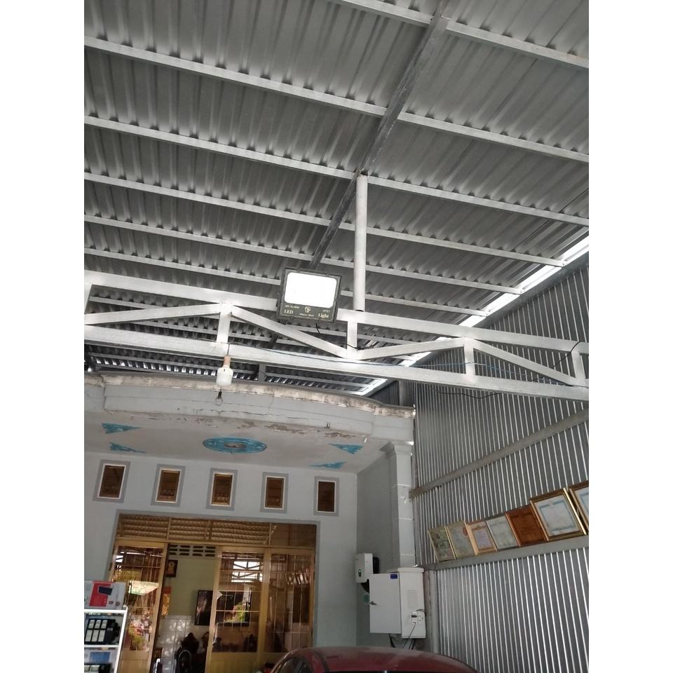 Đèn Pha Năng Lượng Mặt Trời 300W 6 khoang- Cam kết sáng xuyên đêm -Mayor Wolf-Tấm Pin lớn 630*350*17- Pin 42000MAH