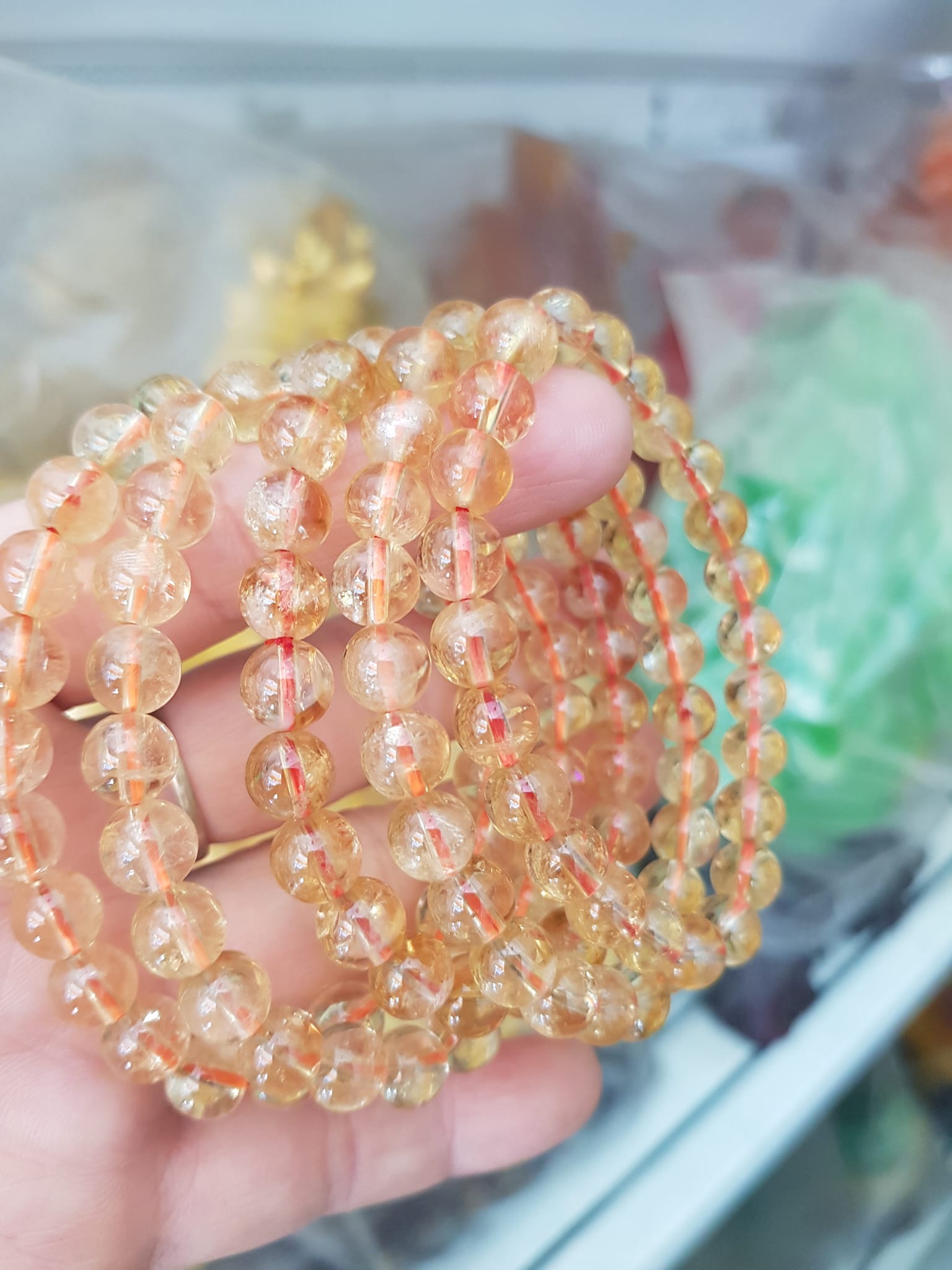 Vòng đá thạch anh tóc vàng tự nhiên Màu vàng nhẹ nhàng Nữ mệnh kim, Thổ thủy Vòng size 8mm ạ