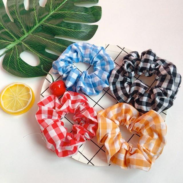 Combo 4 dây buộc tóc Scrunchies kẻ (Tặng kèm kẹp tóc)