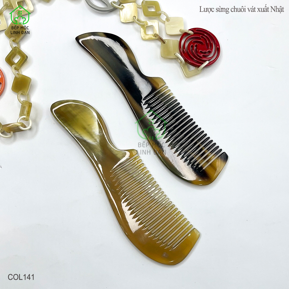 Lược Sừng Xuất Nhật Chuôi Vát Cỡ Nhỏ Tiện Dụng Bỏ Túi