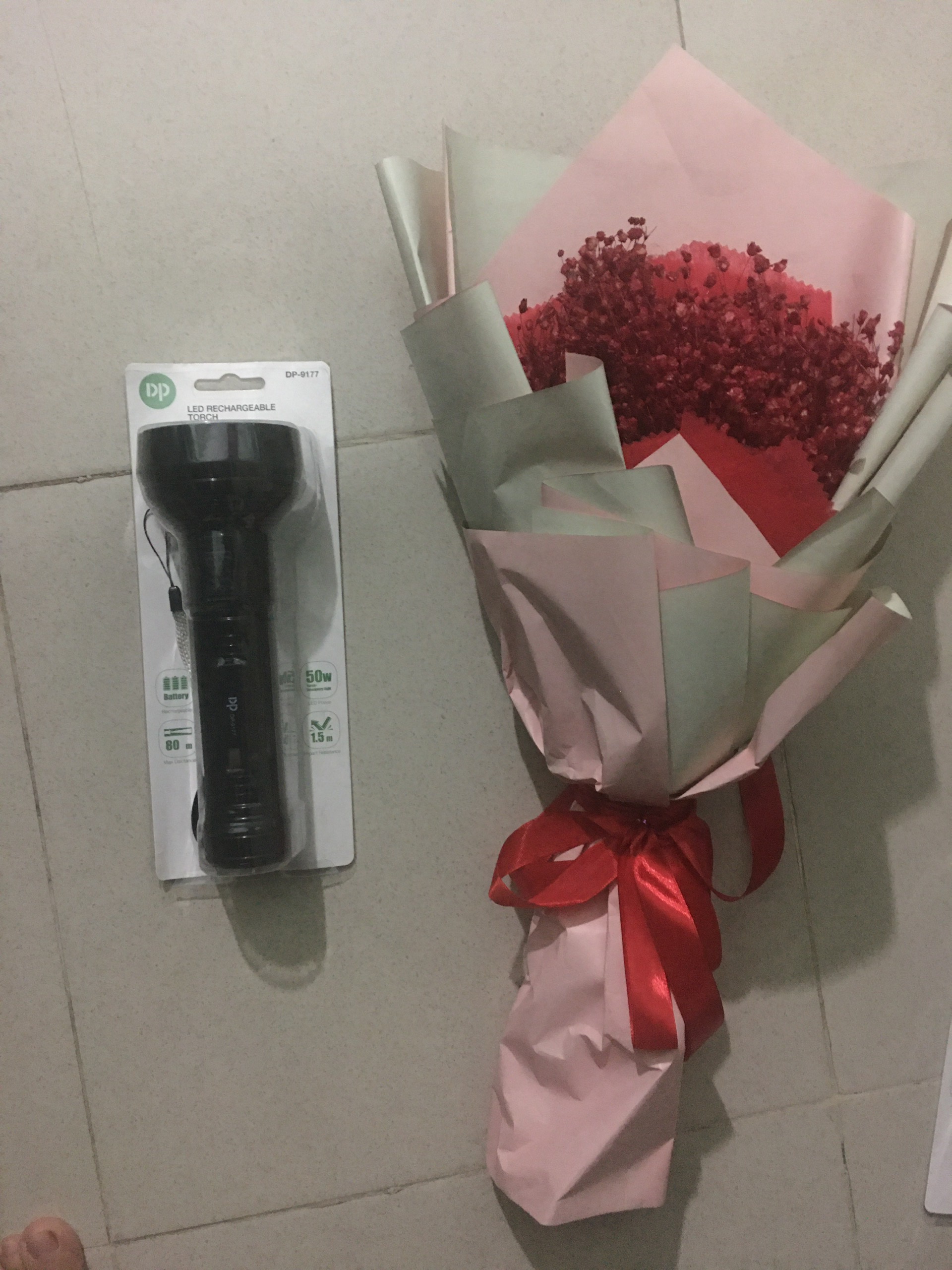 Đèn pin DP 9177 , đèn pin Led  có dây cắm sạc tiện lợi