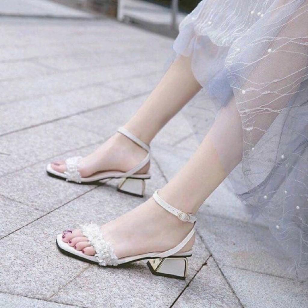 Sandal quai ngang 4p đính hạt xù gót trụ mạ