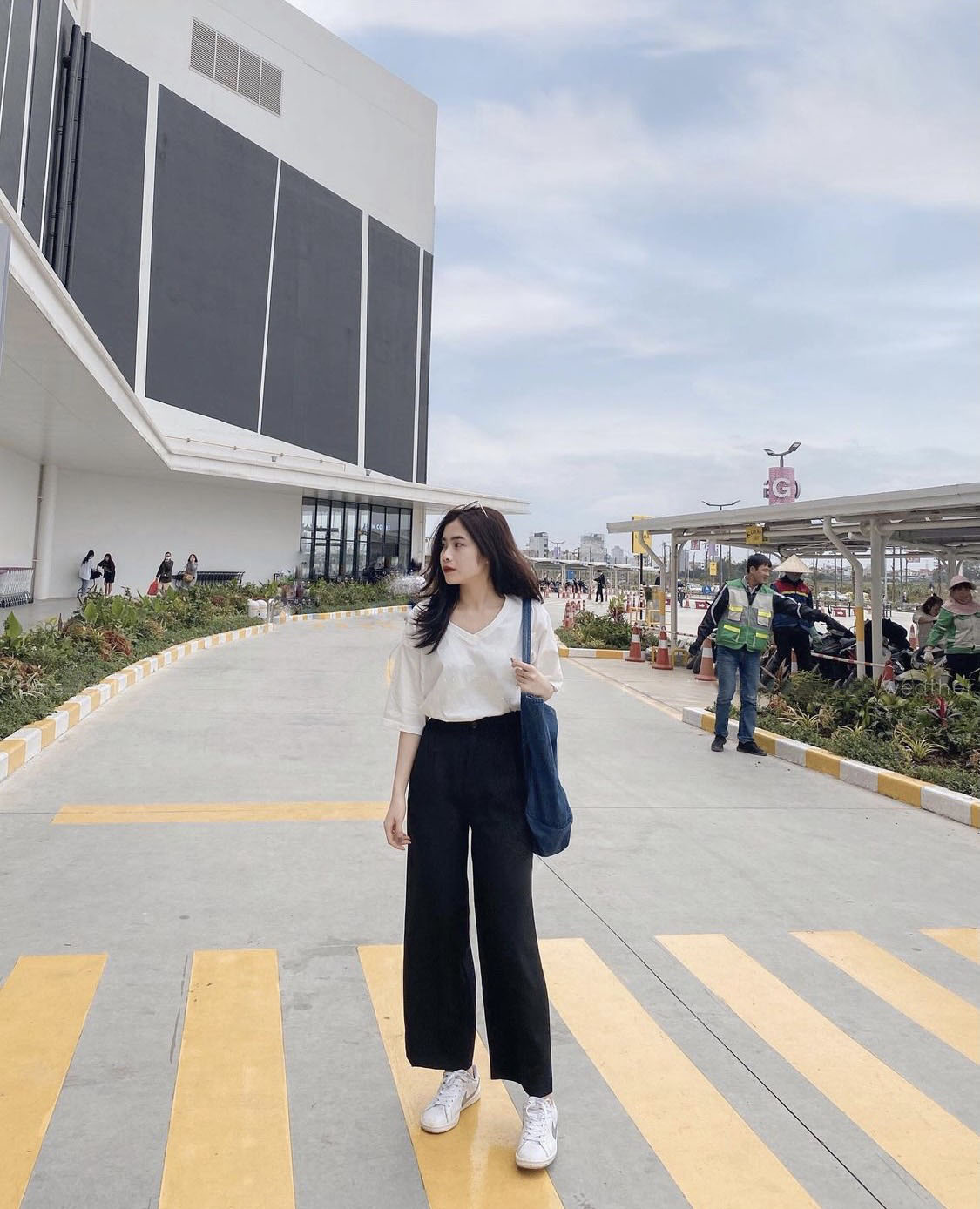 Quần tây đen ống rộng dáng suông lưng cao Ulzzang phong cách Hàn Quốc