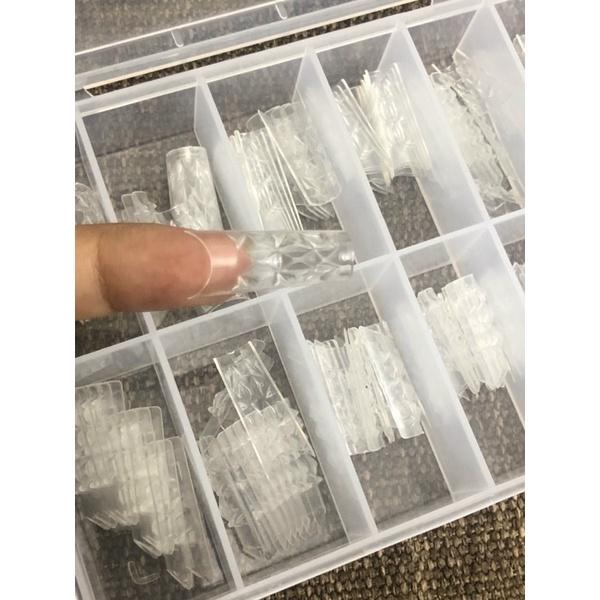 Móng nối pha lê, móng típ pha lê