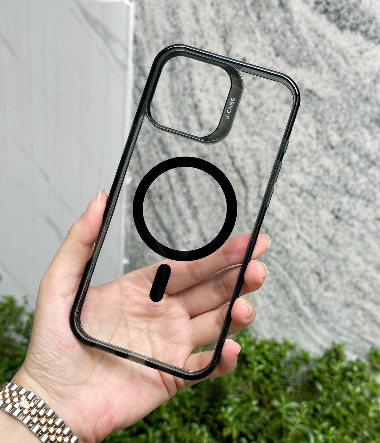 Ốp lưng cho iPhone 16 Pro Max, iPhone 16 Pro hiệu J-CASE hỗ trợ sạc không dây, lưng kính trong không ố, viền màu, mỏng gọn, chống sốc cao cấp - Hàng nhập khẩu.