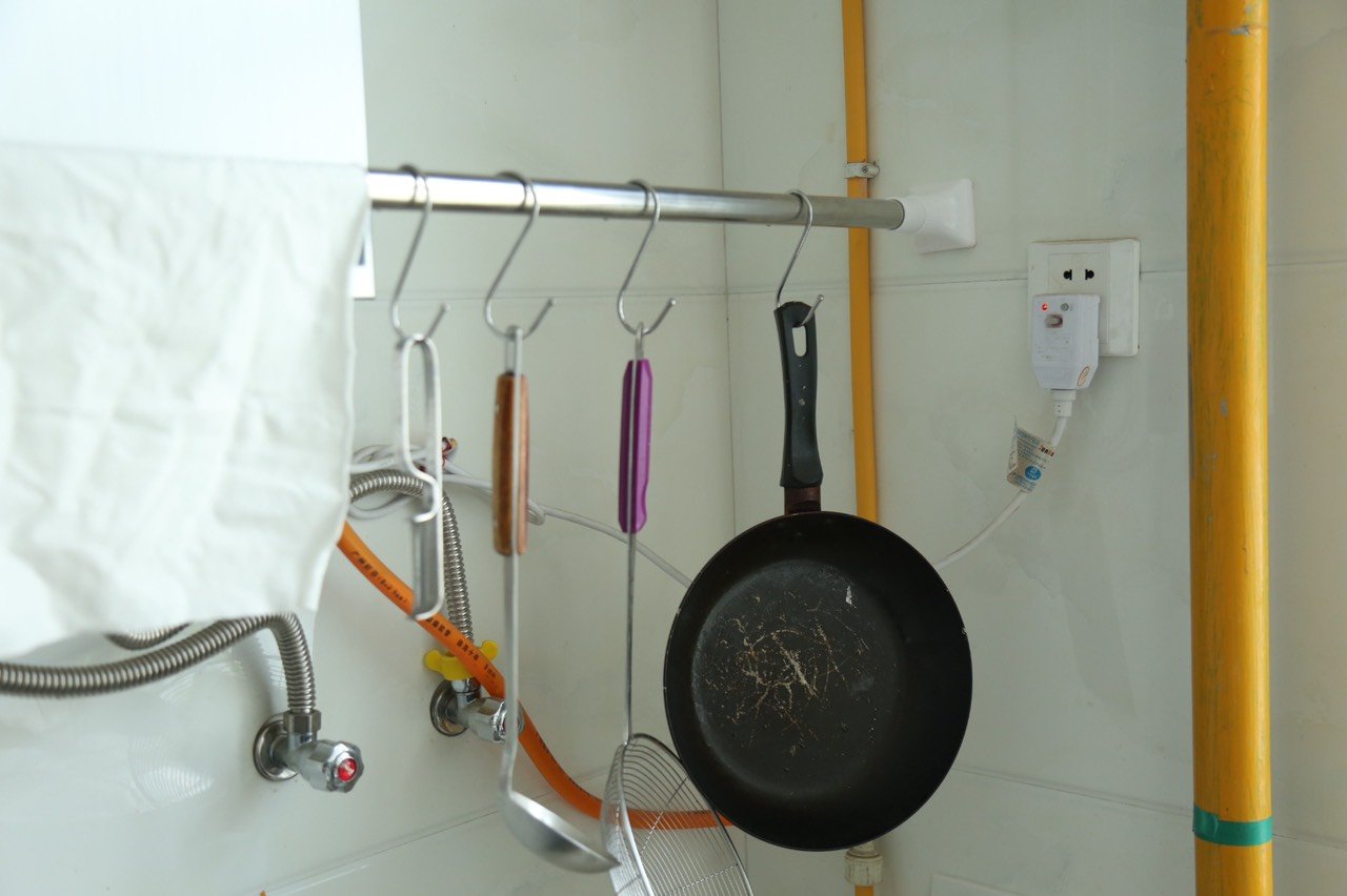 Thanh treo rèm cửa inox không cần khoan tường hay bắt vít kích thước 50cm - 80cm TP0162