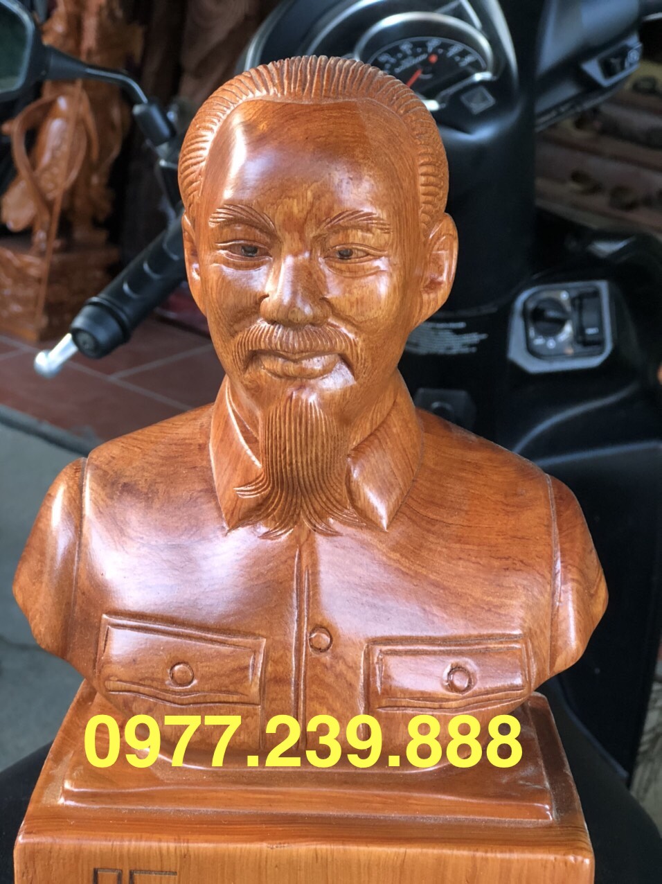 Tượng bác hồ bằng gỗ hương đá 40cm