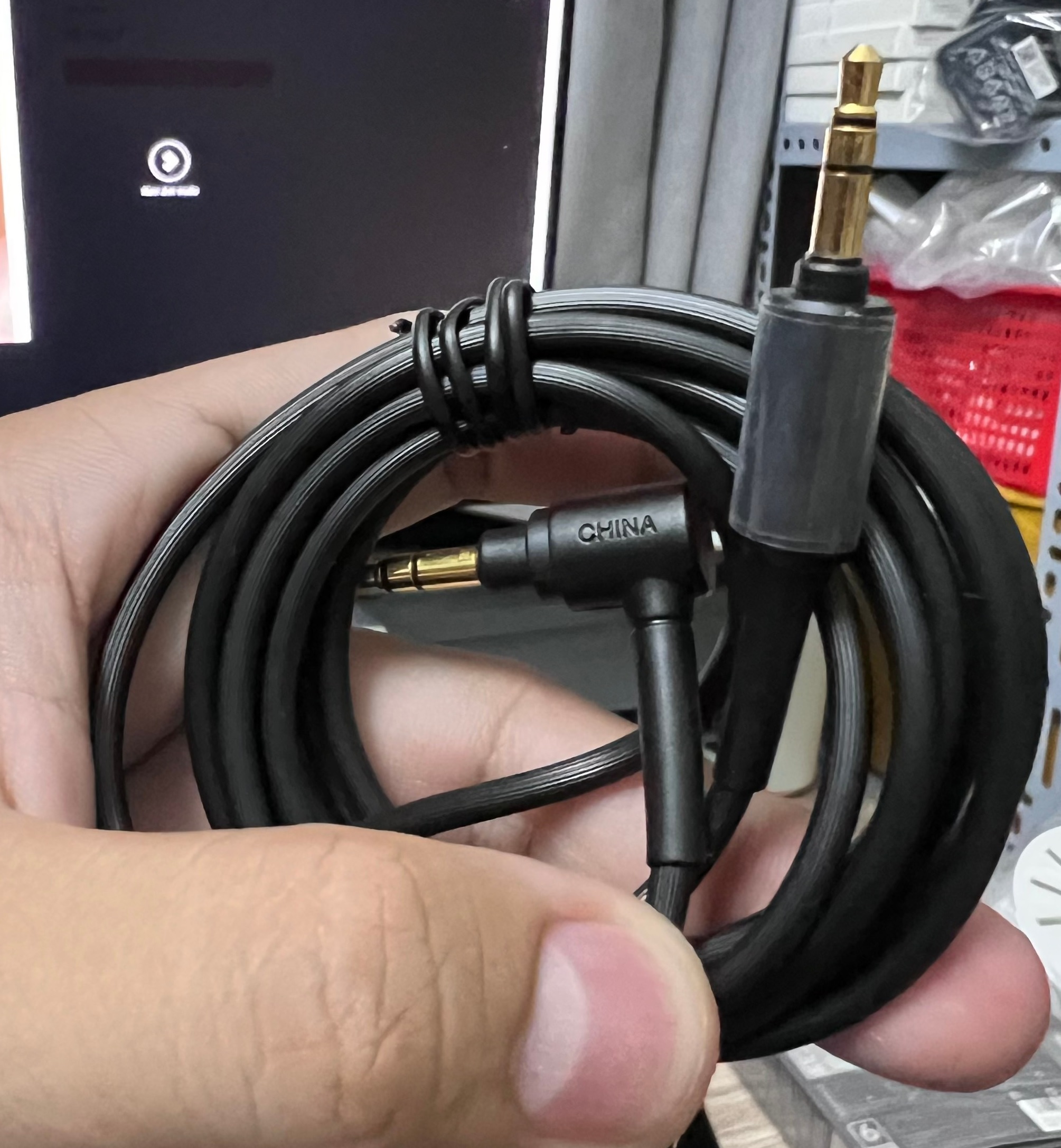 Dây Cáp Âm Thanh AUX 3.5mm dùng cho tai nghe Sony, máy nghe nhạc iPod, CD & máy cassette QUATECH- Hàng nhập khẩu