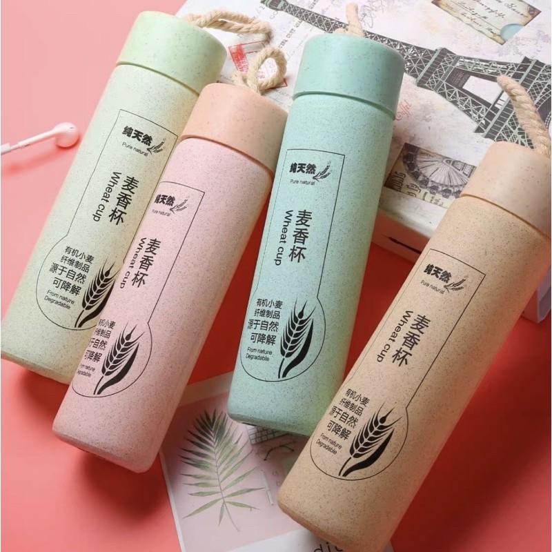 Bình nước thủy tinh bọc nhựa lúa mạch cao cấp mẫu mới