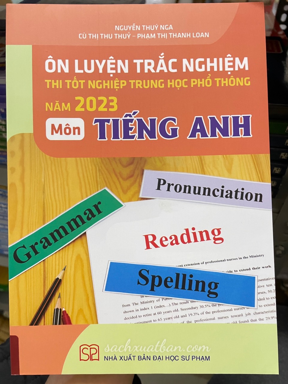 Sách Ôn luyện thi tốt nghiệp THPT năm 2023 môn Tiếng Anh