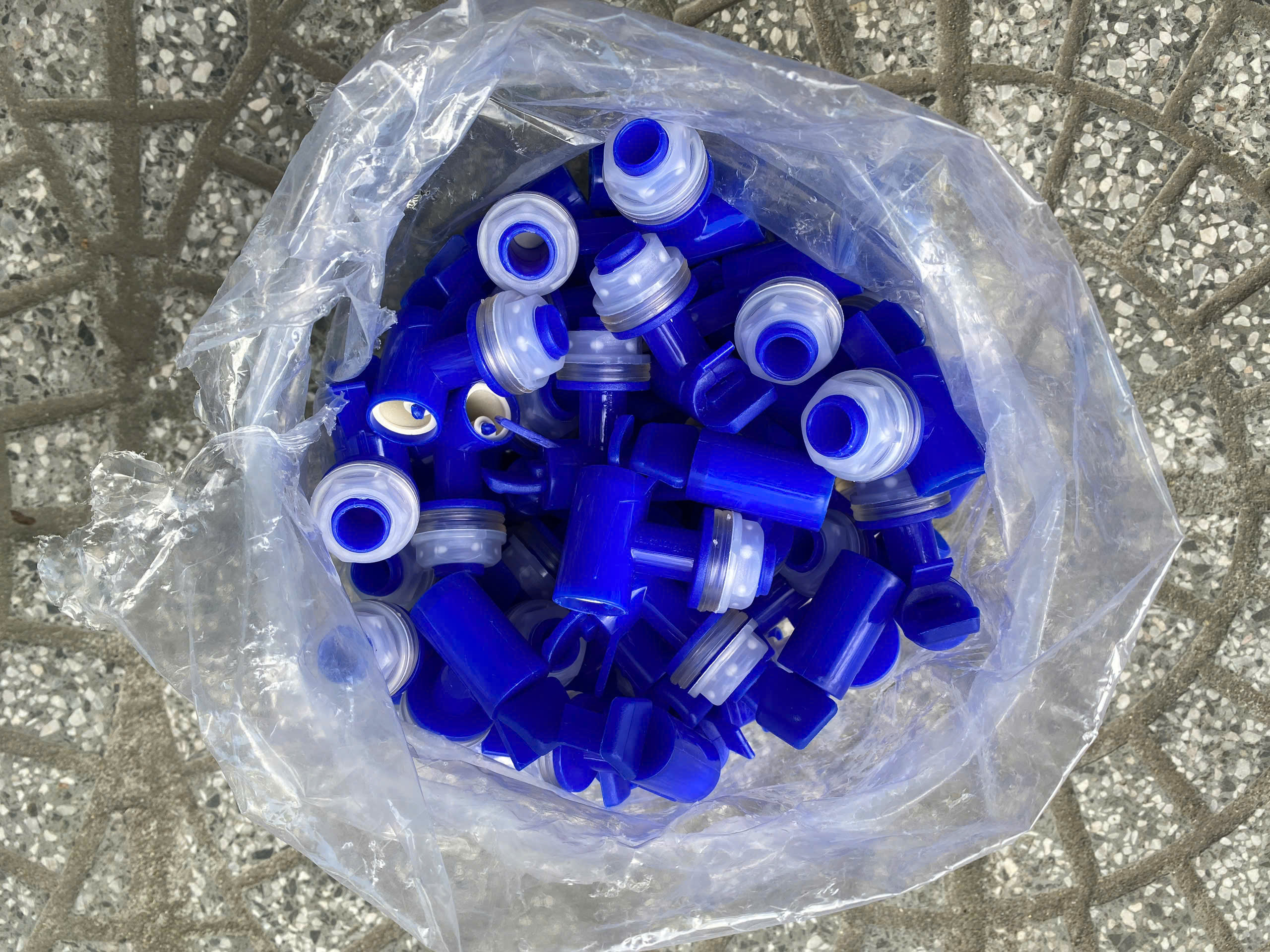 Vòi bình nước lọc 20 lít | Vòi nhựa thay thế bình nước lọc 20l màu xanh dương, xanh lá nhựa cao cấp, dễ dàng lắp ráp